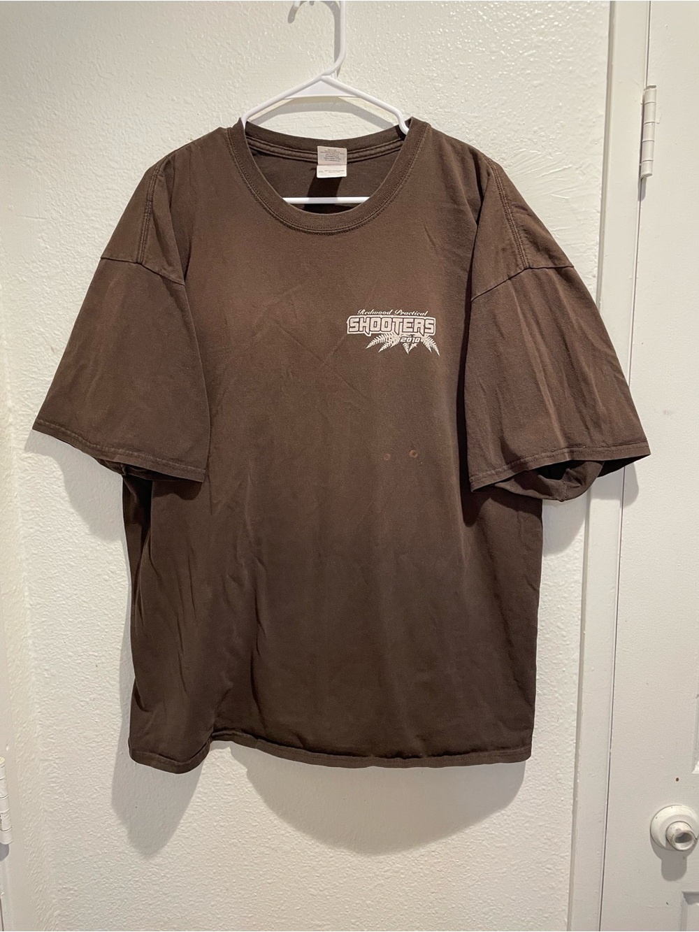 Gildan Men's Brown Redwood Practical Shooters 2010 Graphic Tee Size 2XL